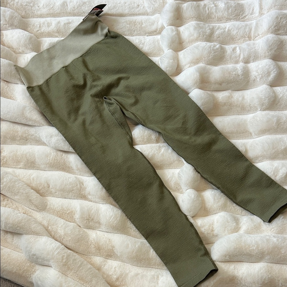 DSG Women's seamless performance tight